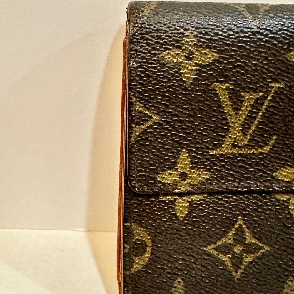 Louis Vuitton Monogram Wallet - Picture 7 of 9